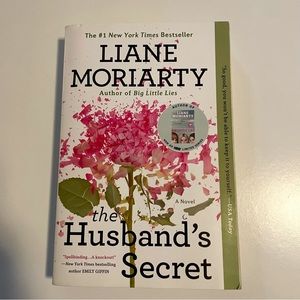 2 for $10 📚 the Husband’s Secret book by Liane Moriarty